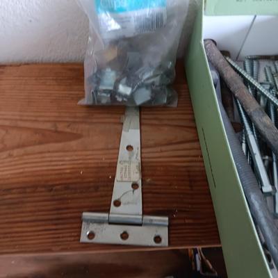 HARDWARE IN PORTABLE ORGANIZER PLUS EXTRA HARDWARE