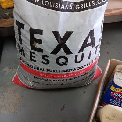BAG OF TEXAS MESQUITE BBQ PELLETS, FLAVORED SMOKING CHIPS FOR BBQ AND CHARCOAL STARTER
