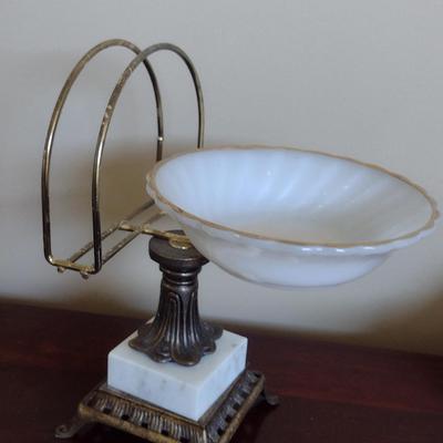 Soap Dish with Guest Towel Holder on Marble Base