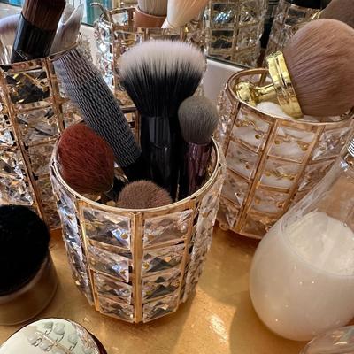 Master Bathroom - Personal Care Lot 4 - Golden glam