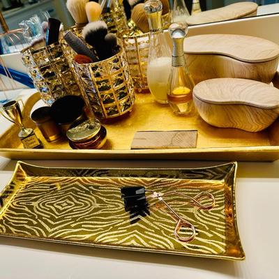 Master Bathroom - Personal Care Lot 4 - Golden glam