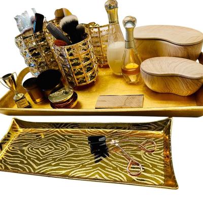 Master Bathroom - Personal Care Lot 4 - Golden glam