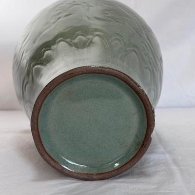 Jade Green Celadon Dragon Vase (LR-DZ)