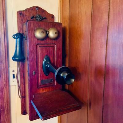 LOT227: Antique Early 20th Centrury Chicago Telephone Supply Company Wood Wall Crank Telephone