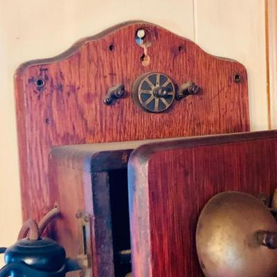 LOT227: Antique Early 20th Centrury Chicago Telephone Supply Company Wood Wall Crank Telephone