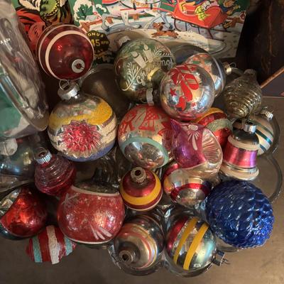 LOT 271: Vintage Christmas: Ornaments, Little Golden Books & Cookie Cutters