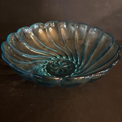 LOT 272: Elegant Crystal Collection: Waterford, Lenox, Atlas Blue Swirl Glass Serving Bowl, Water Goblets w/Black Glass Base, Black Glass...