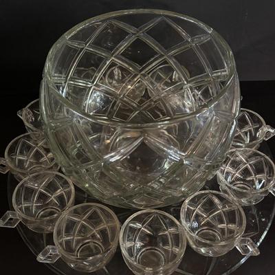 LOT 273: Vintage MCM Diamond Block/Lattice Punch Bowl, 12-Cups & Platter