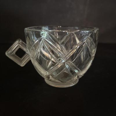 LOT 273: Vintage MCM Diamond Block/Lattice Punch Bowl, 12-Cups & Platter