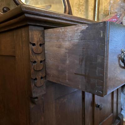 LOT 275: Antique Oak Dresser/Washstand