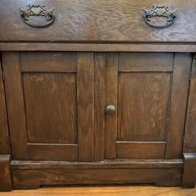 LOT 275: Antique Oak Dresser/Washstand