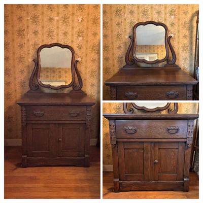 LOT 275: Antique Oak Dresser/Washstand
