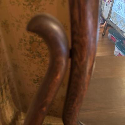 LOT 275: Antique Oak Dresser/Washstand