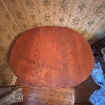 LOT 276: Antique Country Drop Leaf Accent Table, Haddon Products, Inc. "Home Sweet Home" Table Clock & More