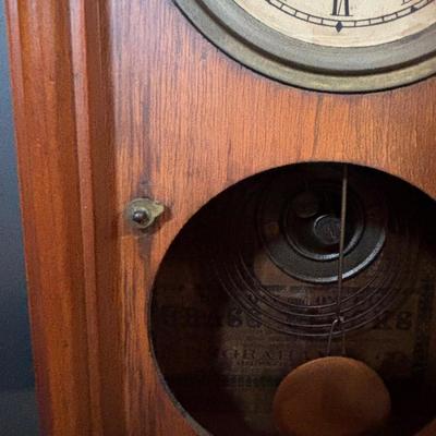 LOT 279: Antique E Ingraham Co. Doric Shelf/Mantle Clock