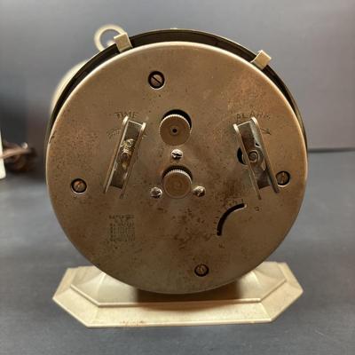 LOT 283: Vintage Wind-Up Alarm Clock: Westclox Big Ben, Ward's Old Reliable and 1879 Edison Lamp Replica