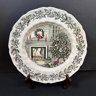 LOT 286: Vintage Relpo Christmas Holly Girl Figurine Planter, Angel Figurines, Spaghetti Santa & Mrs. Claus Salt/Pepper Shakers,...