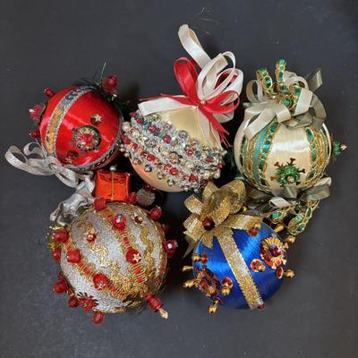 LOT 288: Vintage Hand-Crafted Unique Beaded/Jeweled Christmas Ornaments