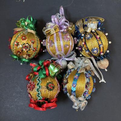 LOT 288: Vintage Hand-Crafted Unique Beaded/Jeweled Christmas Ornaments