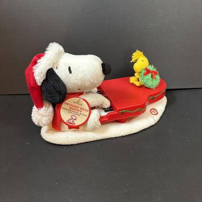 LOT 291: Macy's Christmas Snoopy, Hallmark Polar Express Santa. Hallmark Caroling Snowmen & Swingin" w/Snoopy