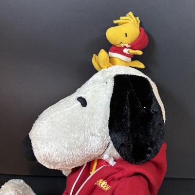 LOT 291: Macy's Christmas Snoopy, Hallmark Polar Express Santa. Hallmark Caroling Snowmen & Swingin" w/Snoopy