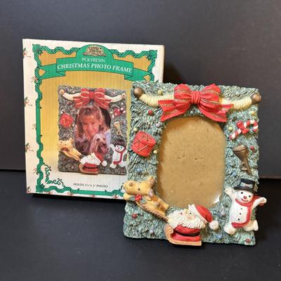 LOT 292: Festivities by Enesco Snowflakes (16), Enesco Small World of Music, Holiday Picture Frames, San Francisco Music Co., Schmid...