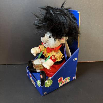 LOT 292: Festivities by Enesco Snowflakes (16), Enesco Small World of Music, Holiday Picture Frames, San Francisco Music Co., Schmid...