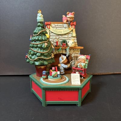 LOT 292: Festivities by Enesco Snowflakes (16), Enesco Small World of Music, Holiday Picture Frames, San Francisco Music Co., Schmid...