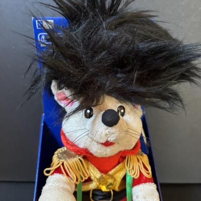 LOT 292: Festivities by Enesco Snowflakes (16), Enesco Small World of Music, Holiday Picture Frames, San Francisco Music Co., Schmid...