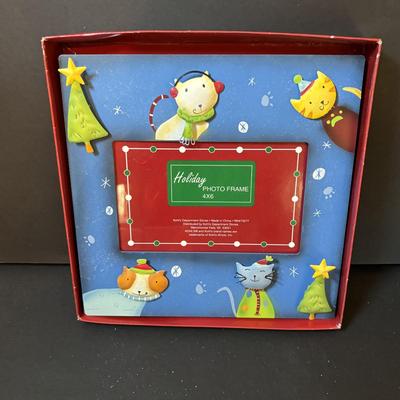 LOT 292: Festivities by Enesco Snowflakes (16), Enesco Small World of Music, Holiday Picture Frames, San Francisco Music Co., Schmid...