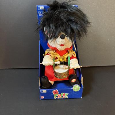 LOT 292: Festivities by Enesco Snowflakes (16), Enesco Small World of Music, Holiday Picture Frames, San Francisco Music Co., Schmid...