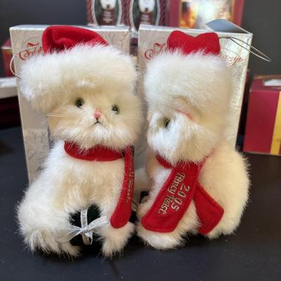 LOT 293: Fancy Feast Holiday Ornaments (20plus w/duplicates)