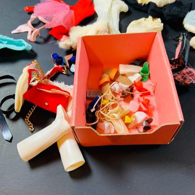 LOT 307: Vintage 1963 Barbie and Midge Travel Pals Doll Case and Barbie Cloths and Assessories Including a American Airline Stewardess...