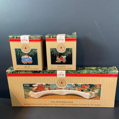 LOT 316: Hallmark Christmas Ornament Santa's Reindeer, Plush Rudolph and More