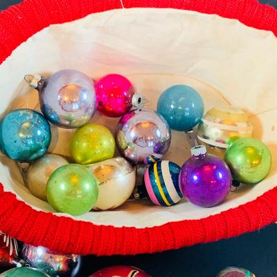 LOT 351: Vintage Collection of Vintage Christmas Glass Bulbs, Ornaments and Beads