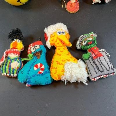 LOT352: A Varied Assortment of Vintage Holiday Ornament, Decorations and More