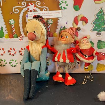 LOT352: A Varied Assortment of Vintage Holiday Ornament, Decorations and More