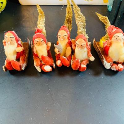 LOT352: A Varied Assortment of Vintage Holiday Ornament, Decorations and More