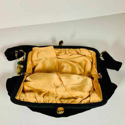 LOT363: Collection of Vintage Handbags, Scarfs and Hankies