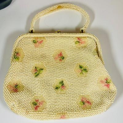 LOT363: Collection of Vintage Handbags, Scarfs and Hankies