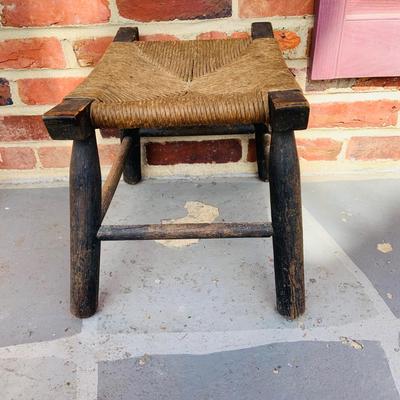 LOT 364: Collection of Primitive Baskets, Arts & Crafts Country Rush Footstool, Primitive Broom and Rug Beaters