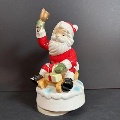 LOT 407: Hand Painted Le Gourmet Chef Gingerbread Man Plates (4), 2006 Hummel Ornament, Pfaltzgraff Winter Berry Platter, Ceramic Santa...