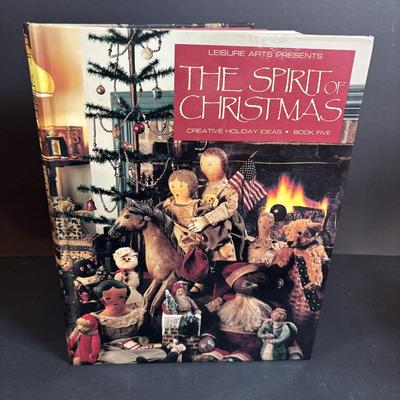 LOT 407: Hand Painted Le Gourmet Chef Gingerbread Man Plates (4), 2006 Hummel Ornament, Pfaltzgraff Winter Berry Platter, Ceramic Santa...