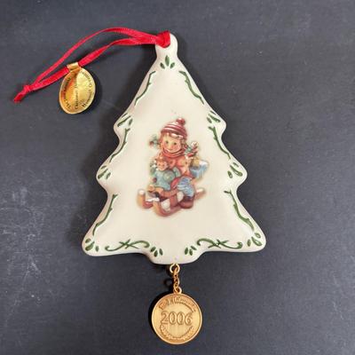 LOT 407: Hand Painted Le Gourmet Chef Gingerbread Man Plates (4), 2006 Hummel Ornament, Pfaltzgraff Winter Berry Platter, Ceramic Santa...