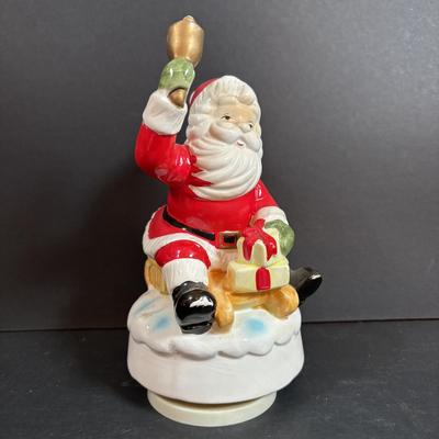 LOT 407: Hand Painted Le Gourmet Chef Gingerbread Man Plates (4), 2006 Hummel Ornament, Pfaltzgraff Winter Berry Platter, Ceramic Santa...