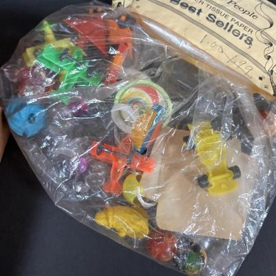 LOT 414: Vintage Toy Collection: Mattel Fanner Gun, Marx Toy Gun, 1953 Kaysam Latex Dog, Sweet Pea Doll, Tinker Toys & More