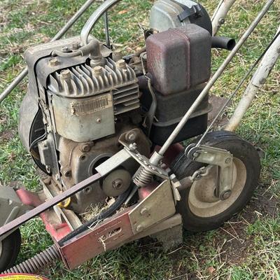 LOT 2: Little Wonder Deluxe Petrol Edge Trimmer