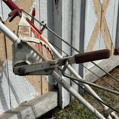 LOT 2: Little Wonder Deluxe Petrol Edge Trimmer