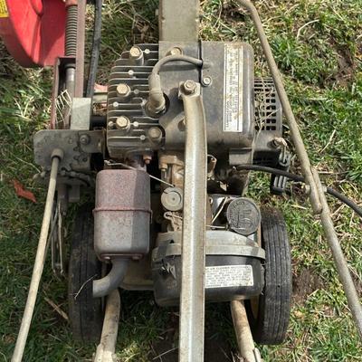 LOT 2: Little Wonder Deluxe Petrol Edge Trimmer