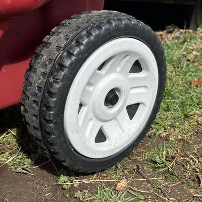 LOT 3S: Vintage Hamilton Greyhound Wagon & Step2 Wagon